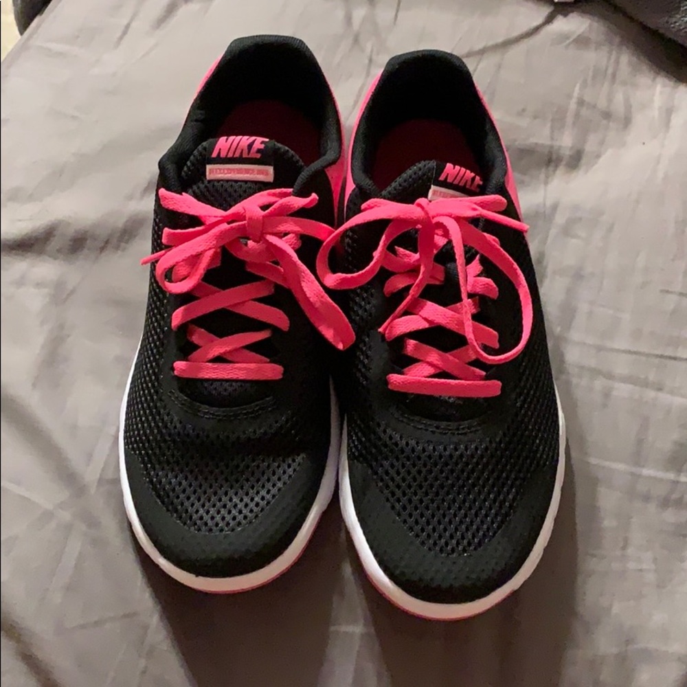 Flash sale!!💥💥💥NWOT Women’s Nike Flex